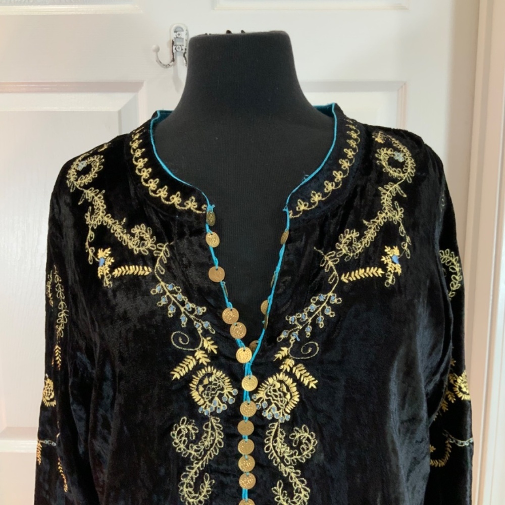 Soft Surroundings Black Velvet Embroidered Beaded Top Size Medium - Picture 3 of 11